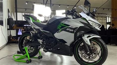 7 Alasan Mengapa Sepeda Listrik Kawasaki Bakal Bikin Kamu Lupa Motor Bensin! 7 Alasan Mengapa Sepeda Listrik Kawasaki Bakal Bikin Kamu Lupa Motor Bensin!
