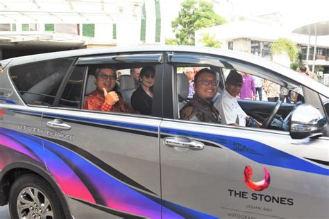 7 Fitur Canggih Mobil Listrik Innova yang Bakal Membuat Anda Jatuh Cinta! 7 Fitur Canggih Mobil Listrik Innova yang Bakal Membuat Anda Jatuh Cinta!