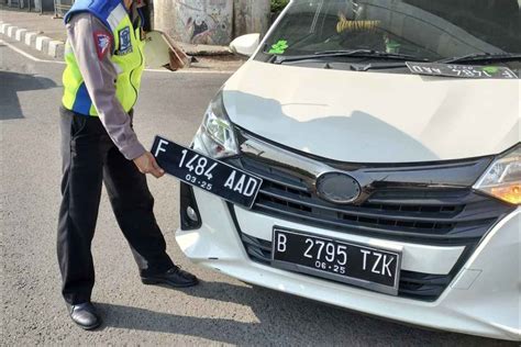 7 Hal Unik dan Seru Tentang Plat Kendaraan DD 7 Hal Unik dan Seru Tentang Plat Kendaraan DD