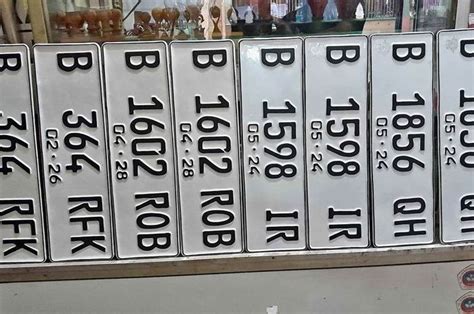 10 Plat Nomor Mewah Ini Berpotensi Tembus Rp1 Miliyar Tahun 2025! 🤯 10 Plat Nomor Mewah Ini Berpotensi Tembus Rp1 Miliyar Tahun 2025! 🤯