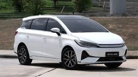 7 Keunggulan Mobil Listrik Innova Zenix yang Bikin Dompet and Planet Bahagia ⚡🌿