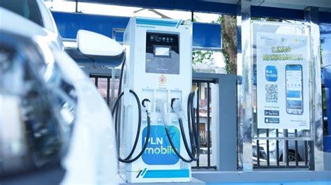 7 Keunggulan Mobil Listrik Innova Zenix yang Bikin Dompet and Planet Bahagia ⚡🌿