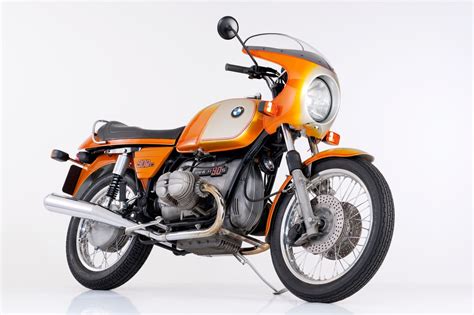 7 Sepeda Motor Retro Paling Ikonik yang Masih Diburu Kolektor Hari Ini! 7 Sepeda Motor Retro Paling Ikonik yang Masih Diburu Kolektor Hari Ini!