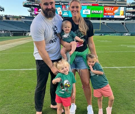Kylie Kelce’s Daughter Turns ChapStick Into ‘Wak’; Mom Carries Two!